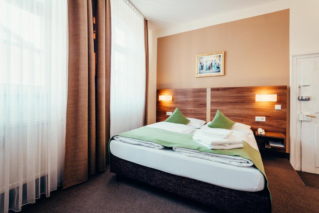 Hotel Adler Айхштет Экстерьер фото
